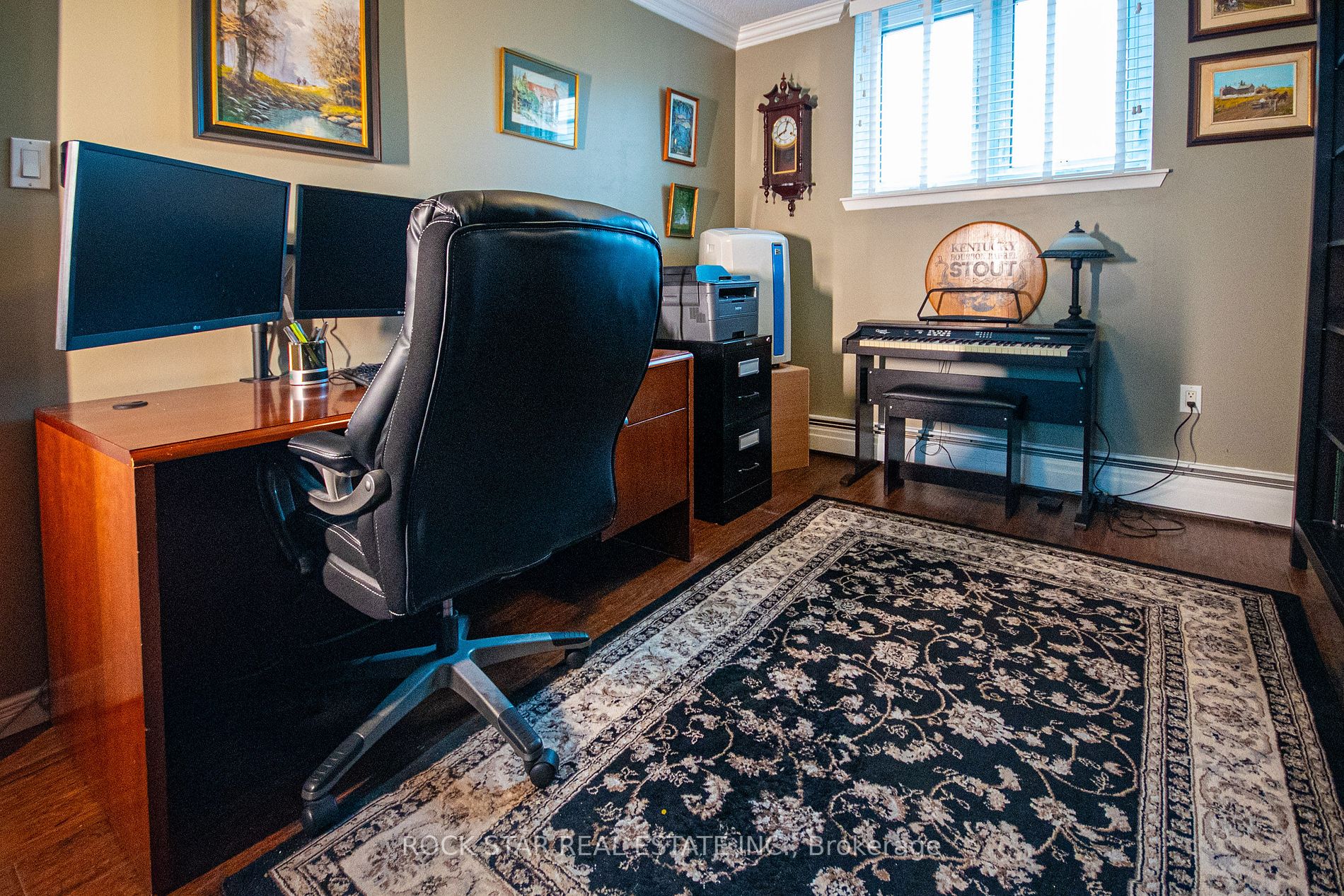 19 Woodlawn Rd E, #606