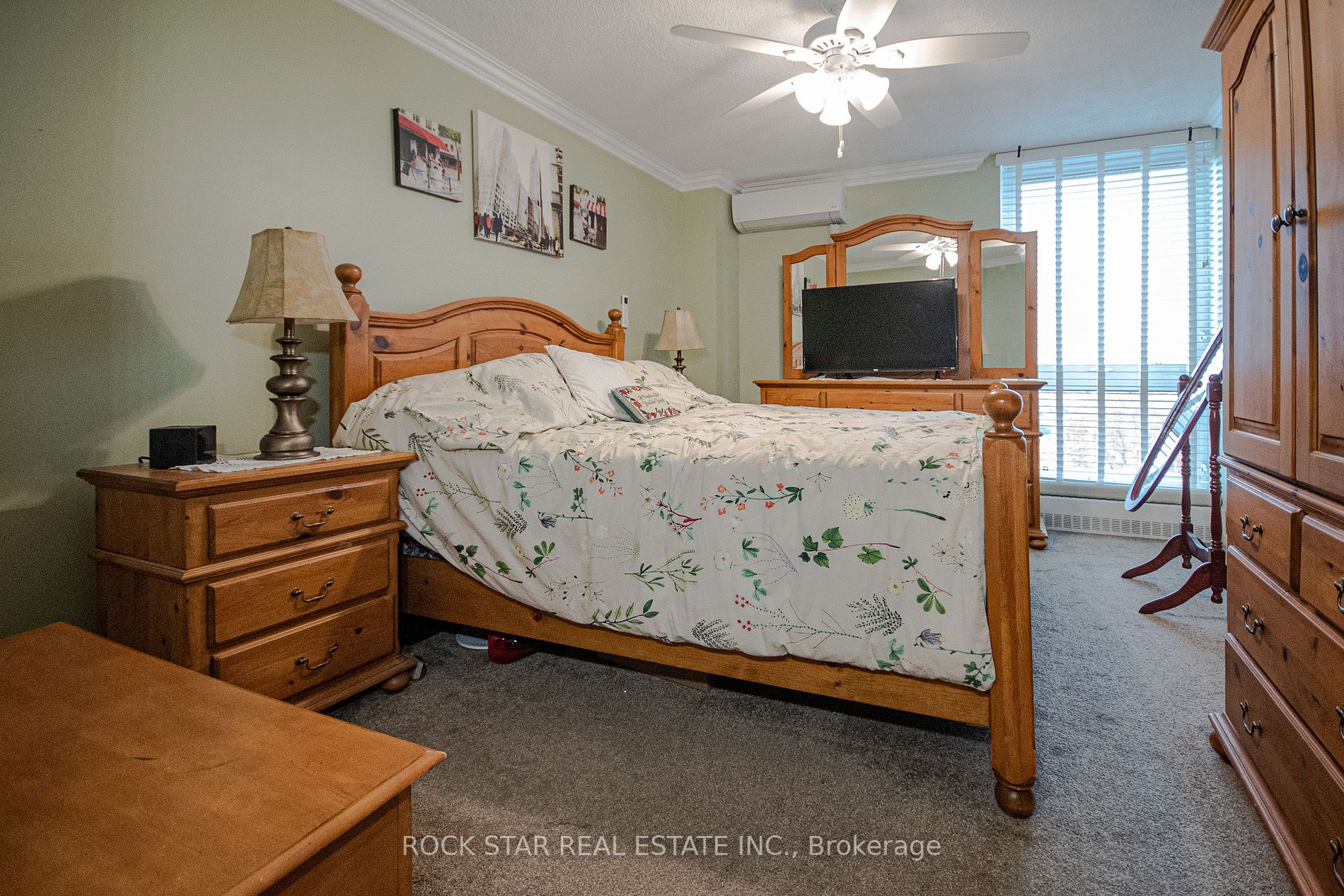 19 Woodlawn Rd E, #606
