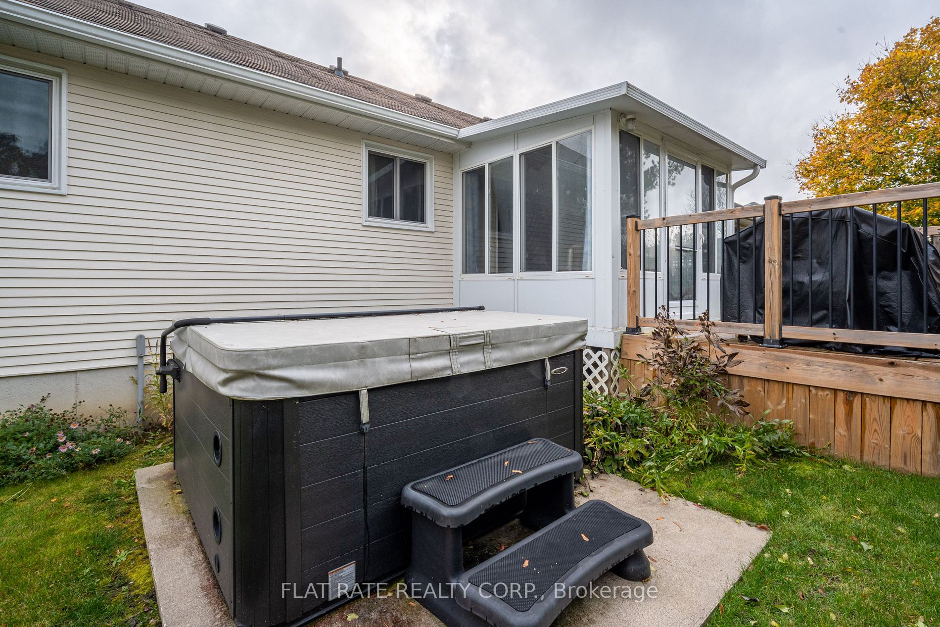 52 MCGIBBON Boulevard