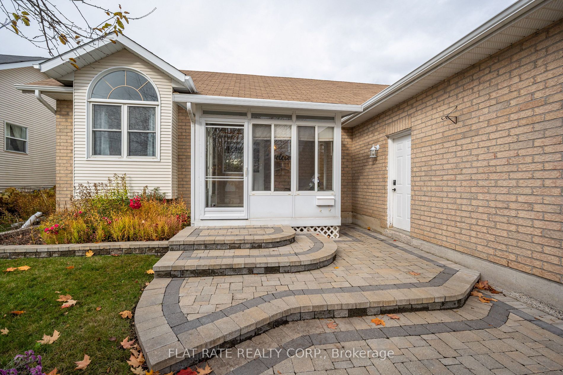52 MCGIBBON Boulevard