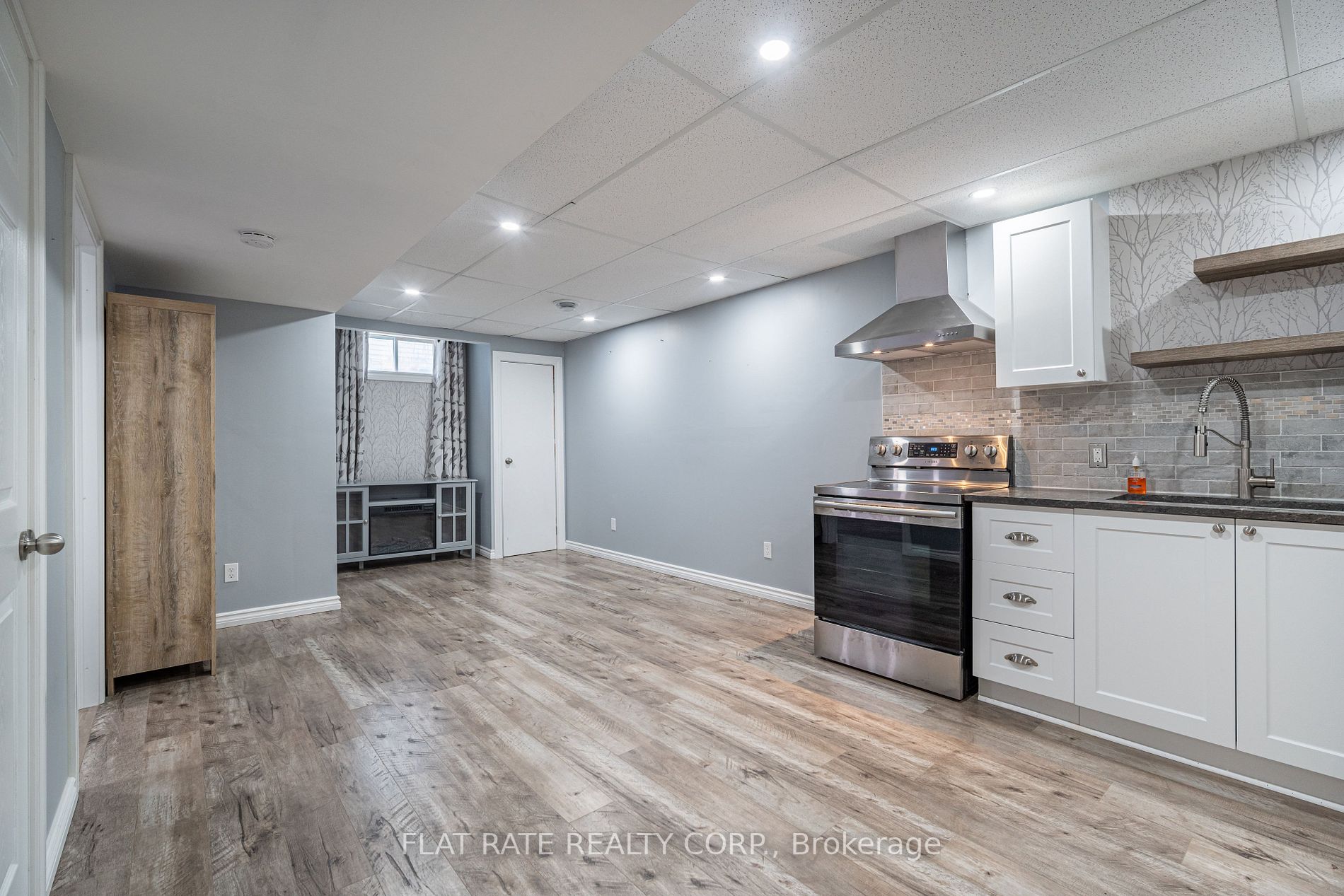 52 MCGIBBON Boulevard