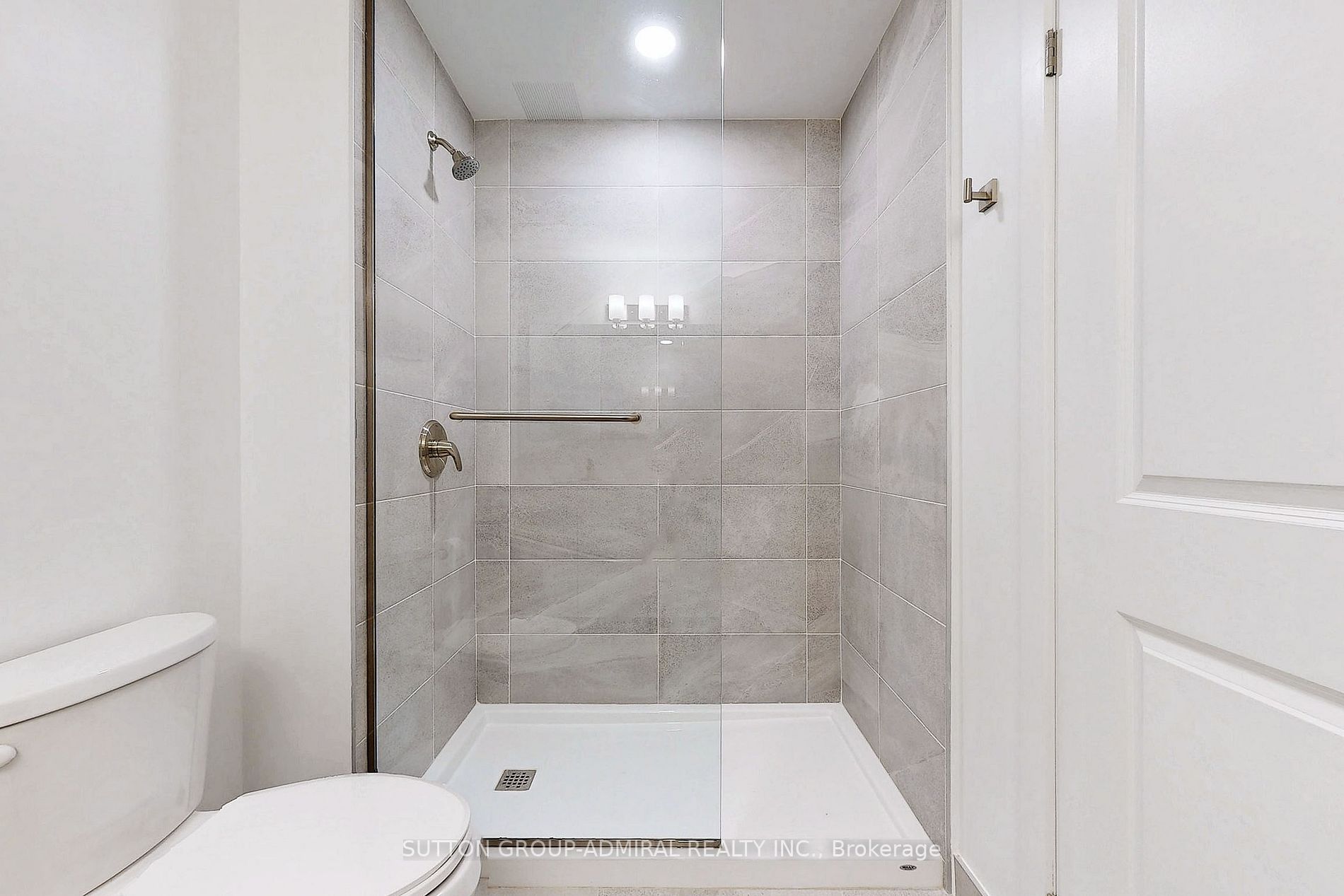 19 West St S, #206