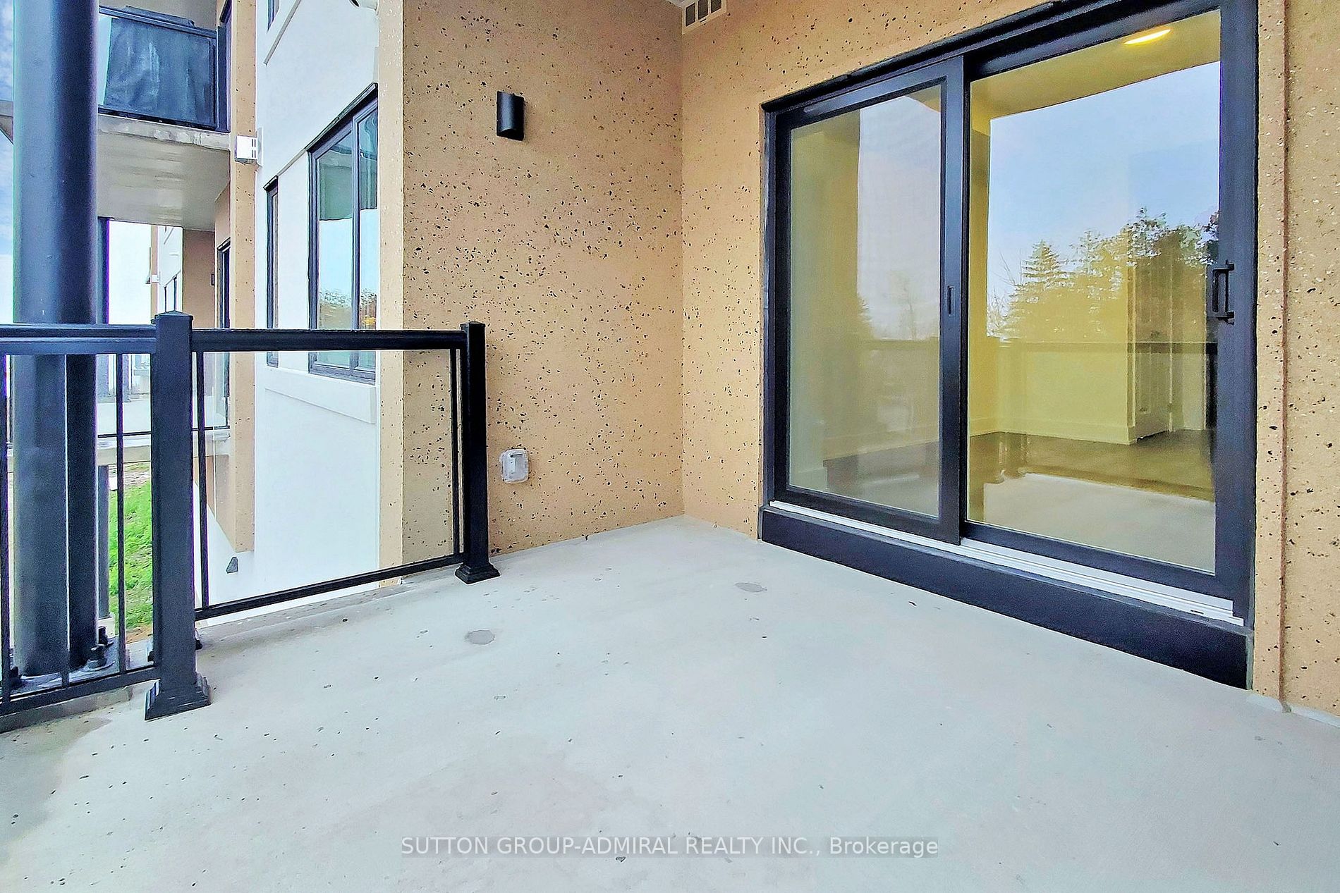 19 West St S, #206