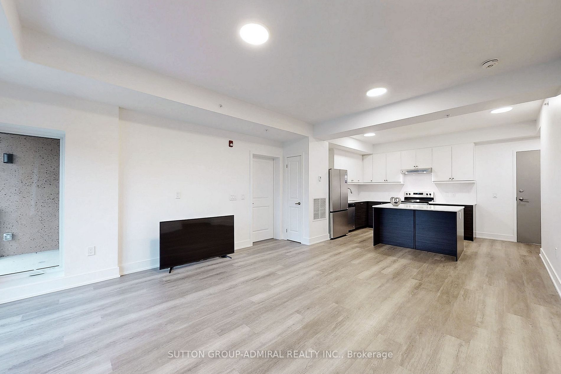 19 West St S, #206