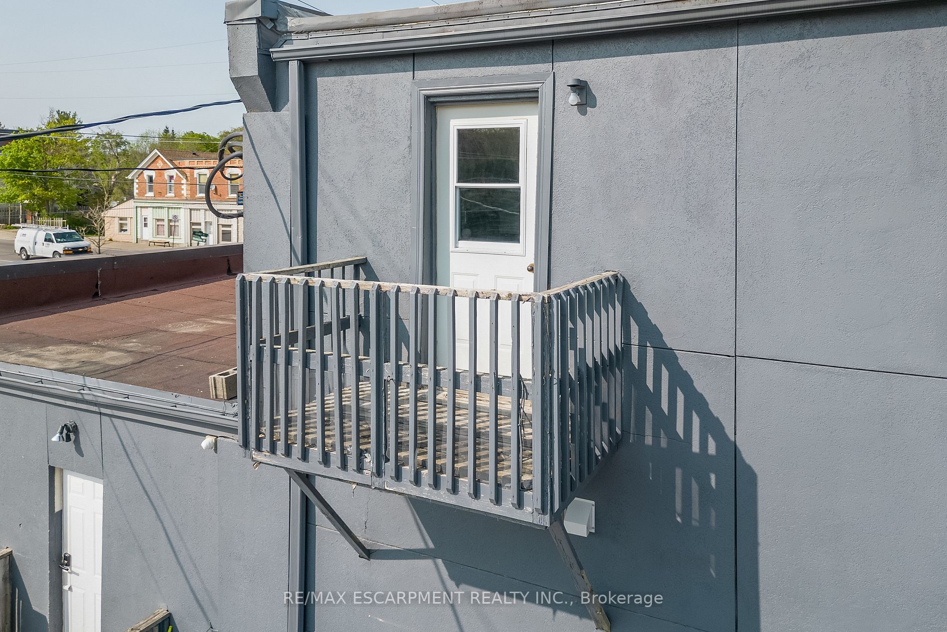 100 Trafalgar Rd