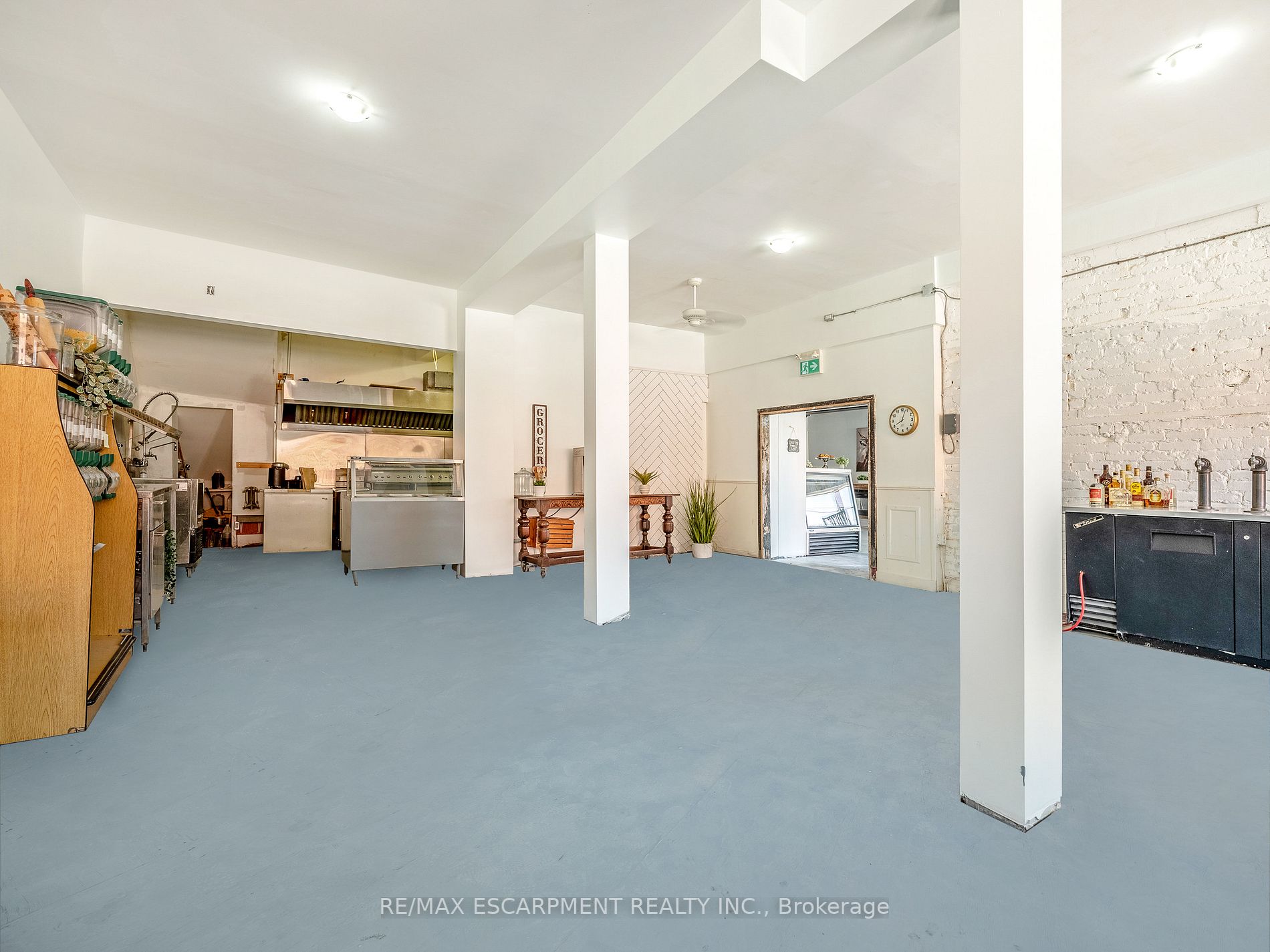 100 Trafalgar Rd