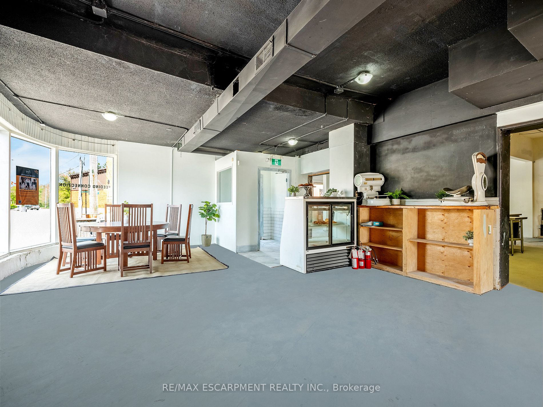 100 Trafalgar Rd