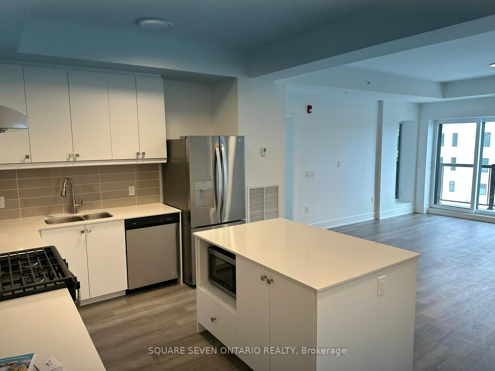 19A West St N, #405