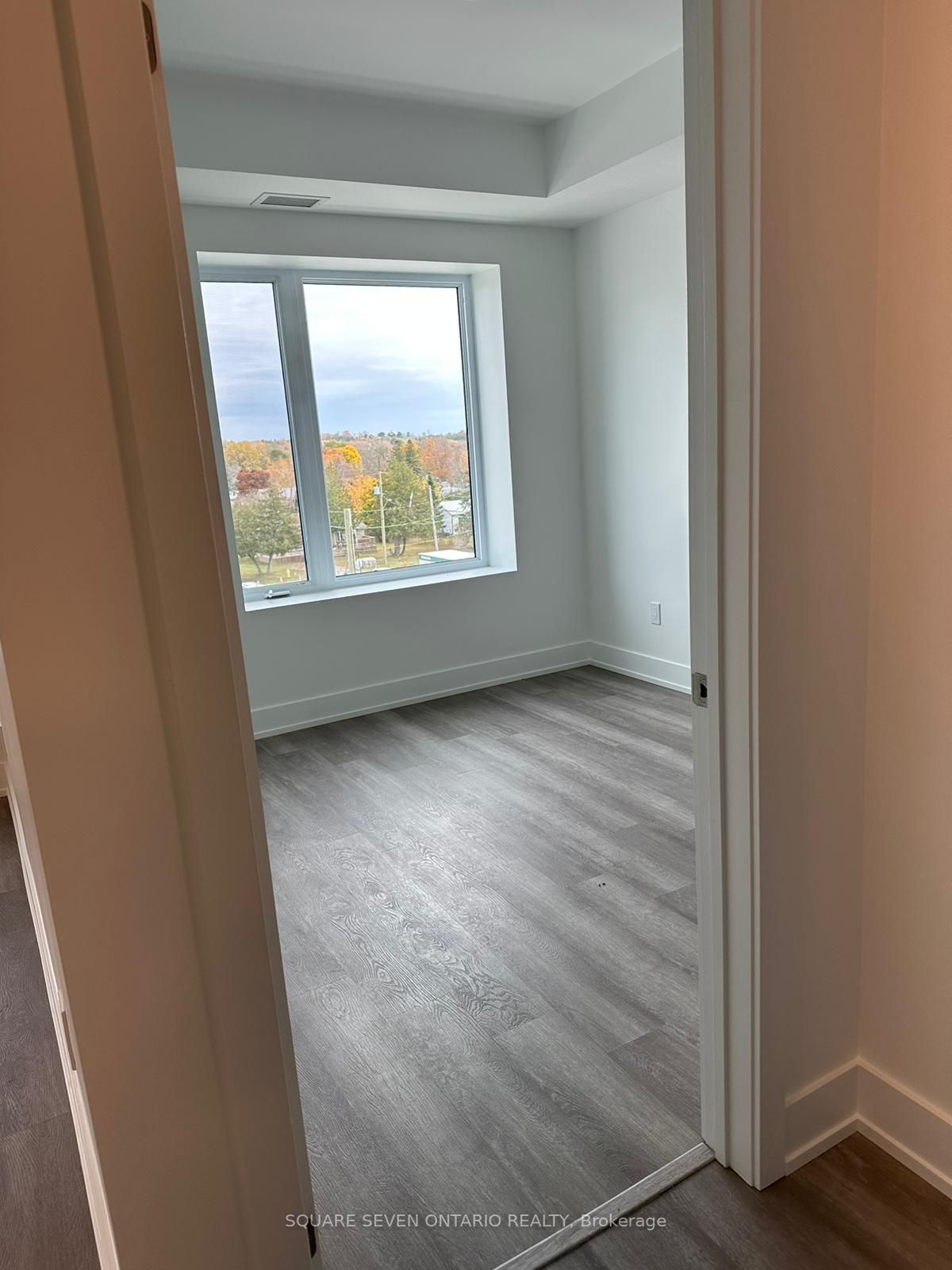 19A West St N, #405