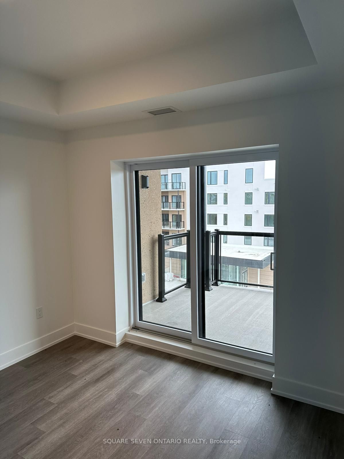 19A West St N, #405