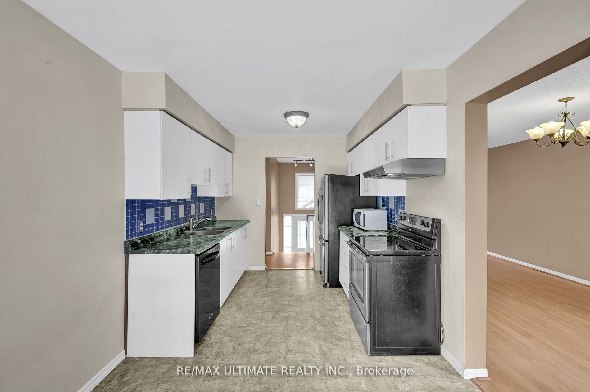 17 Evergreen Crt