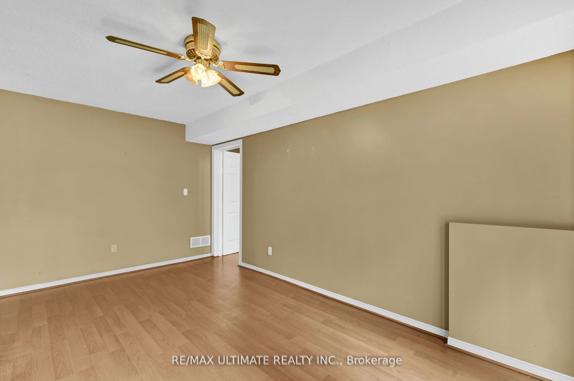17 Evergreen Crt