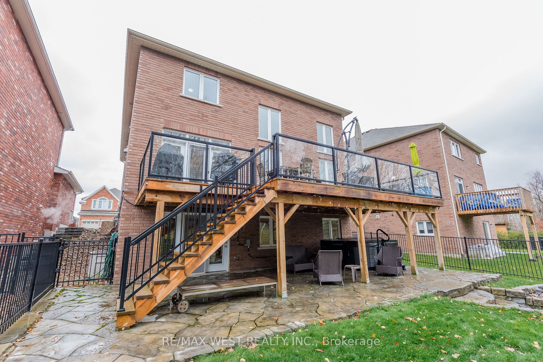 1005 Avery Ave