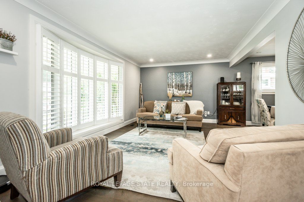 64 Farringford Dr