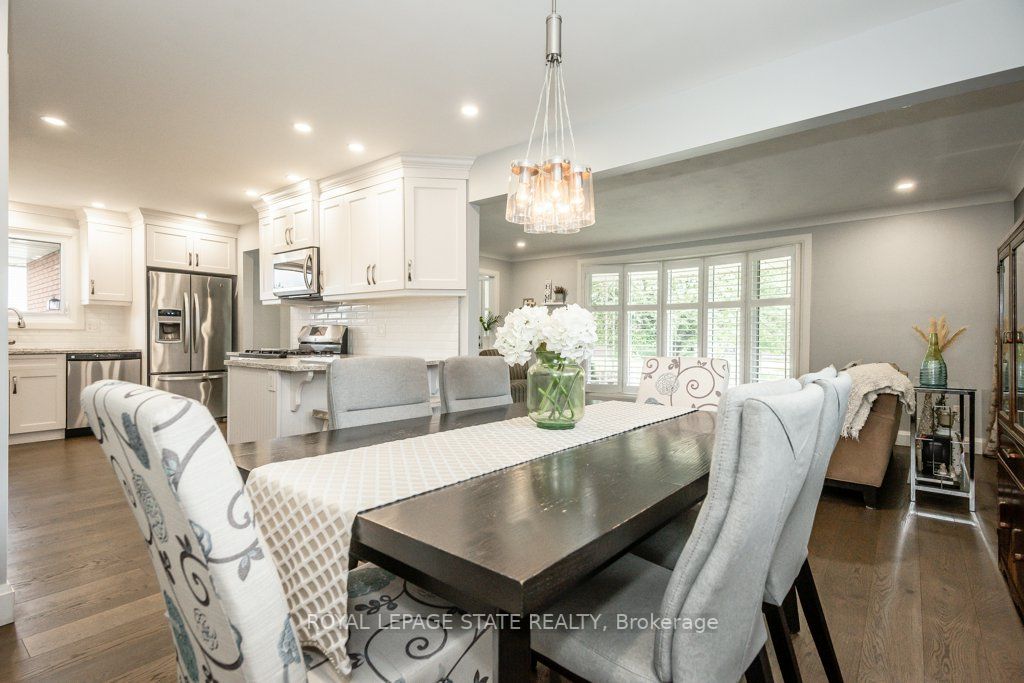 64 Farringford Dr