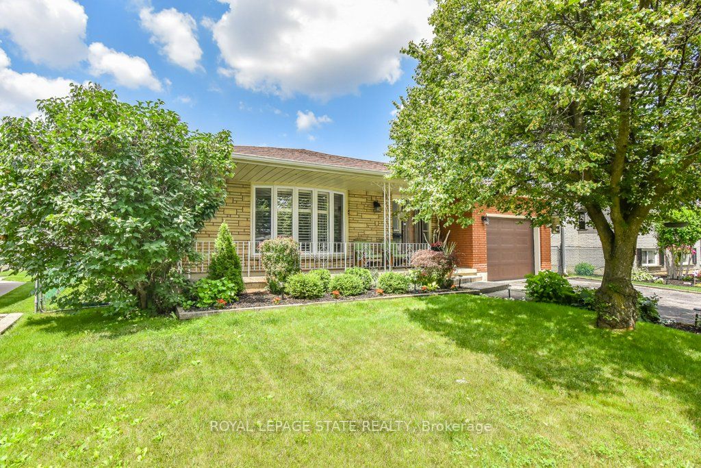 64 Farringford Dr