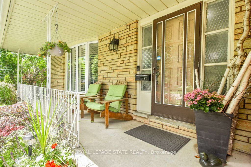 64 Farringford Dr