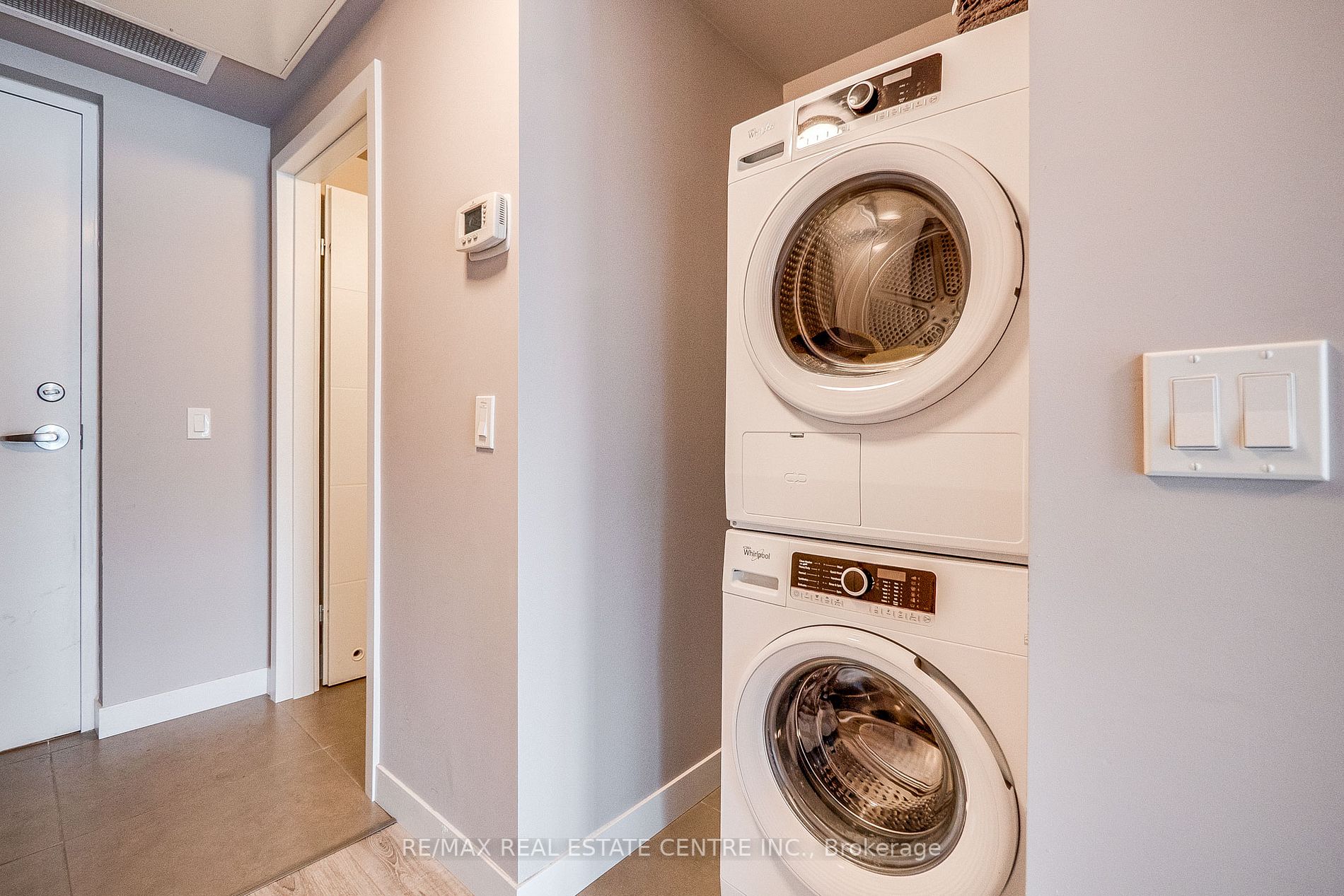 250 Albert St, #504