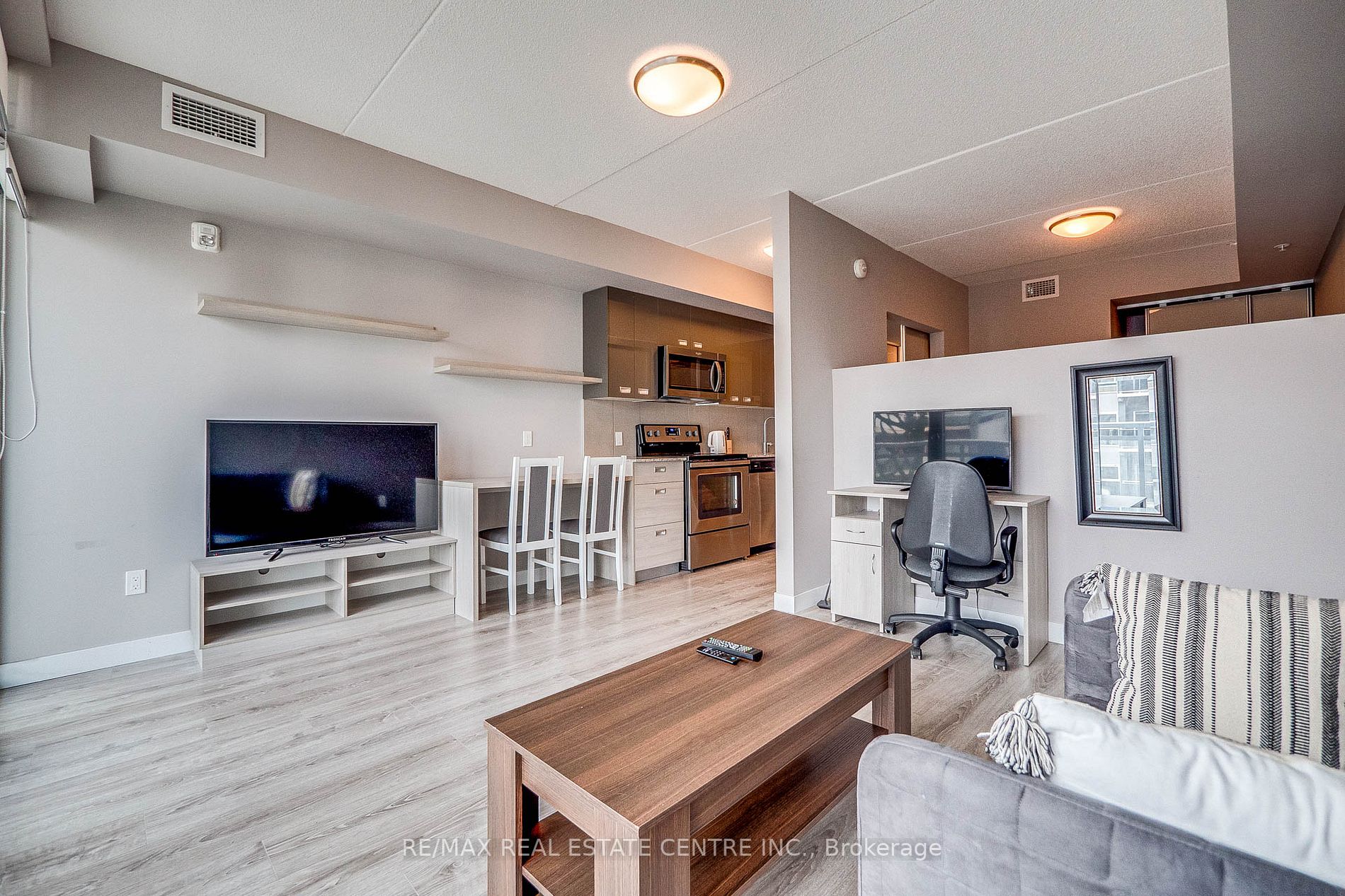 250 Albert St, #504