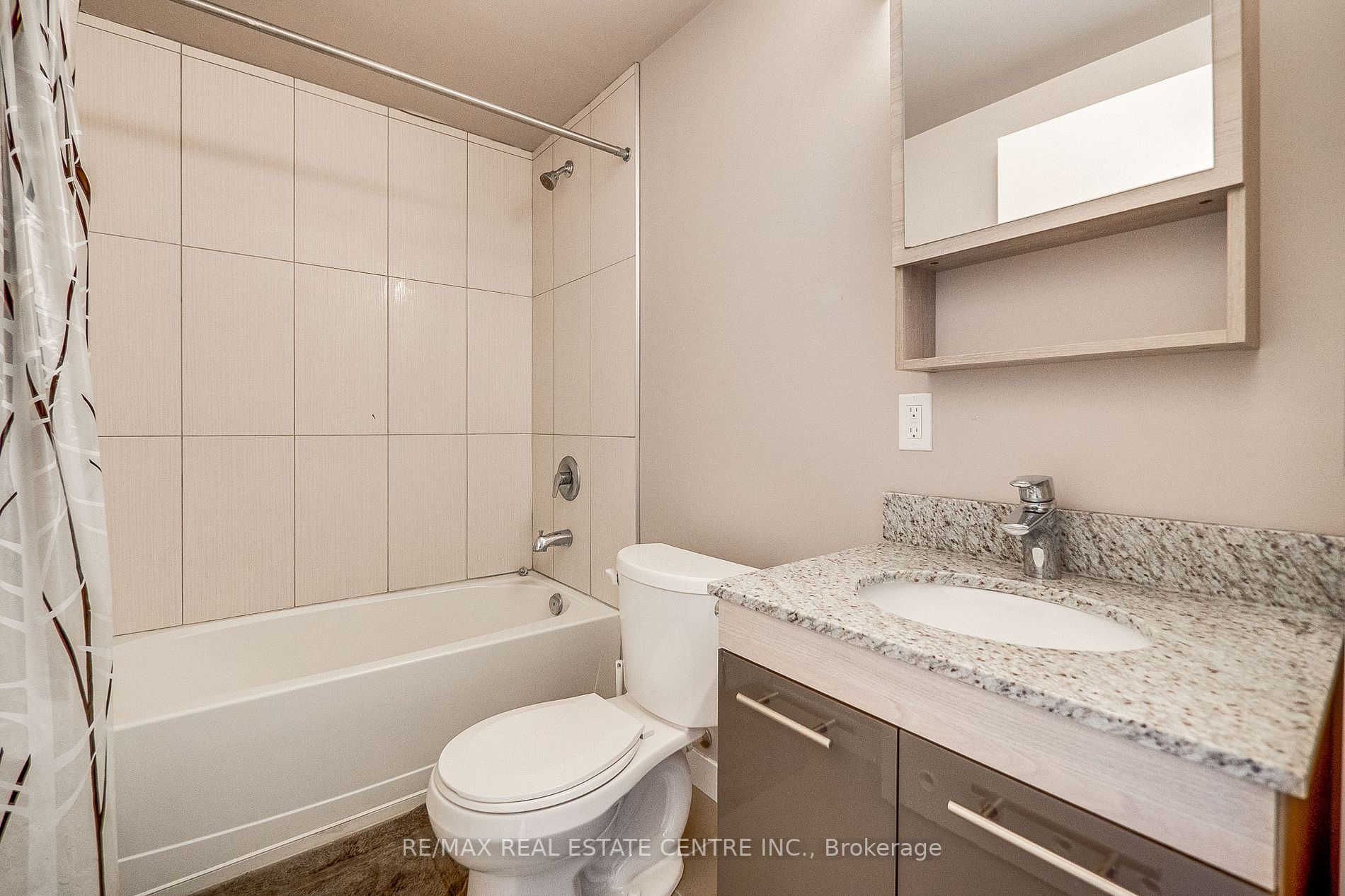 250 Albert St, #504
