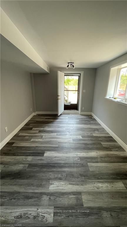 126 Main St S