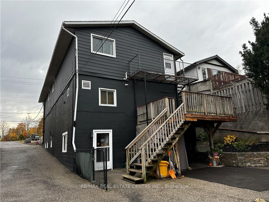 126 Main St S