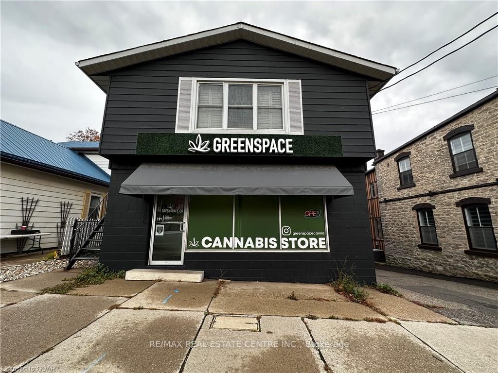 126 Main St S