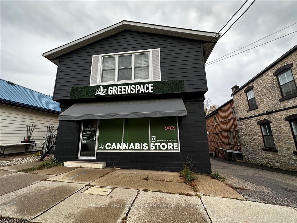 126 Main St S
