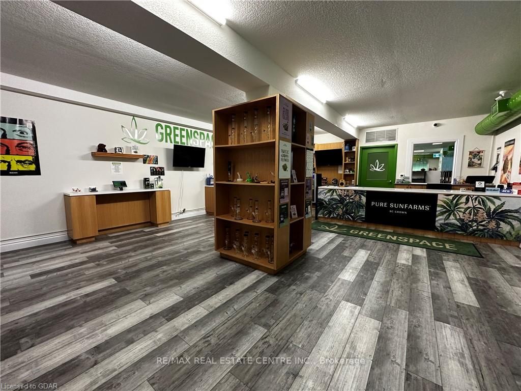126 Main St S