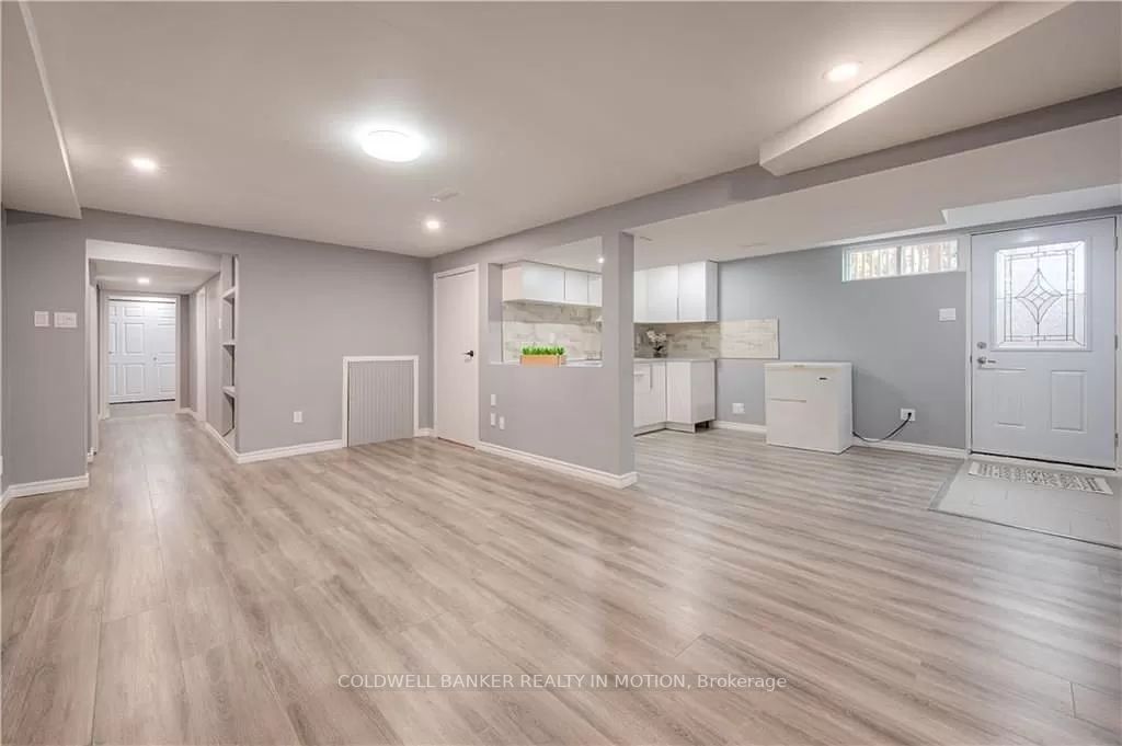 162 Carter Cres