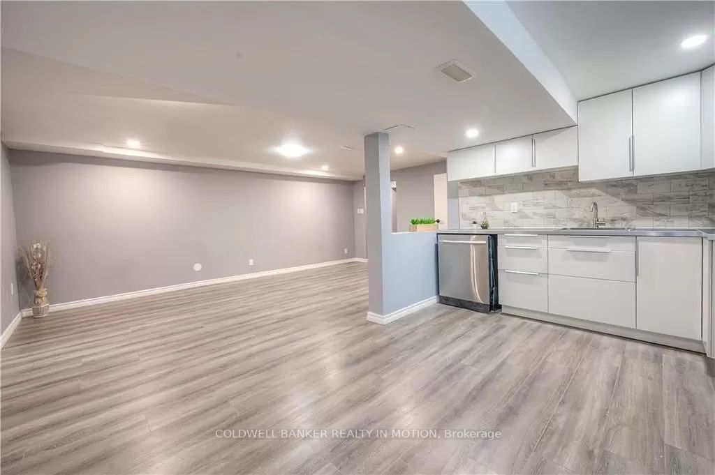162 Carter Cres