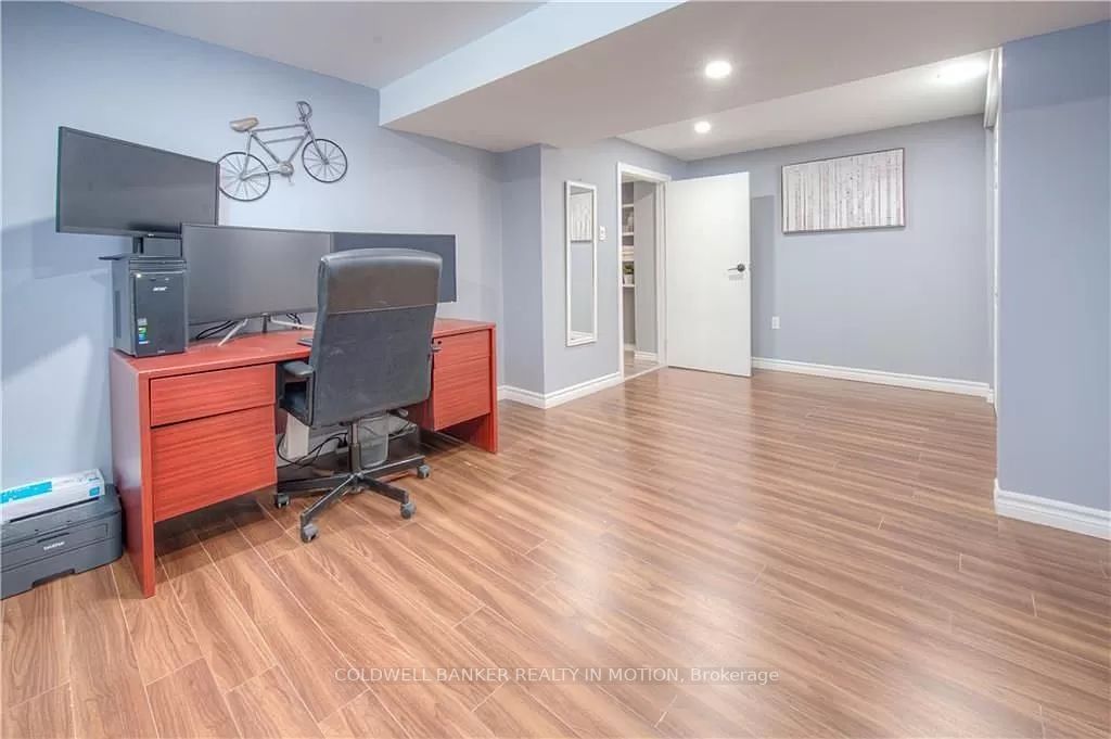 162 Carter Cres