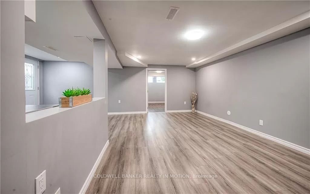 162 Carter Cres