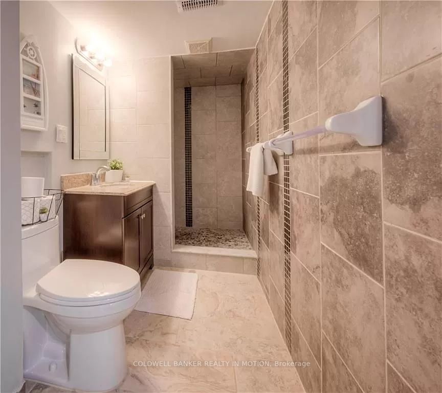 162 Carter Cres
