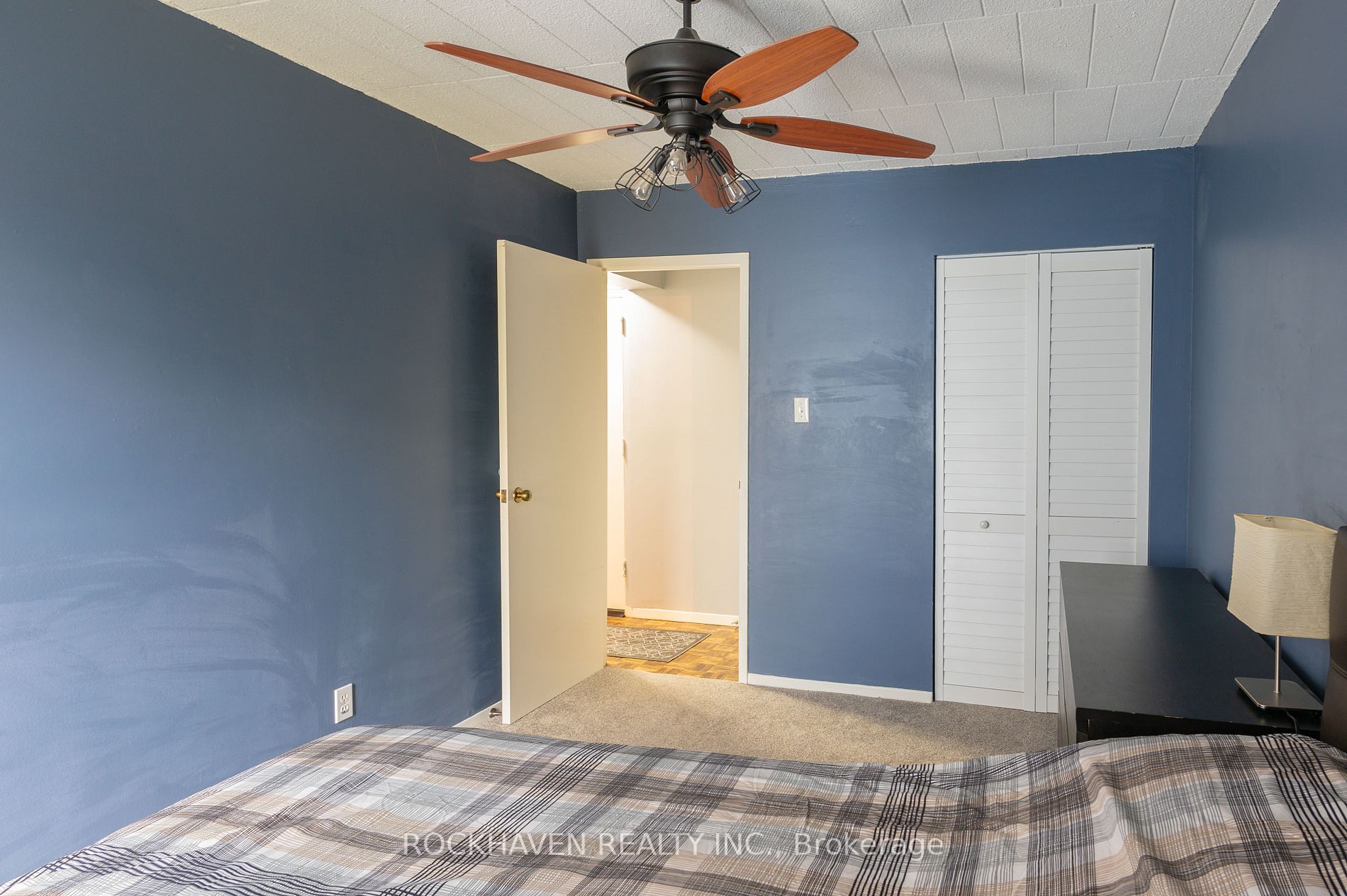 105 Conroy Cres, #411