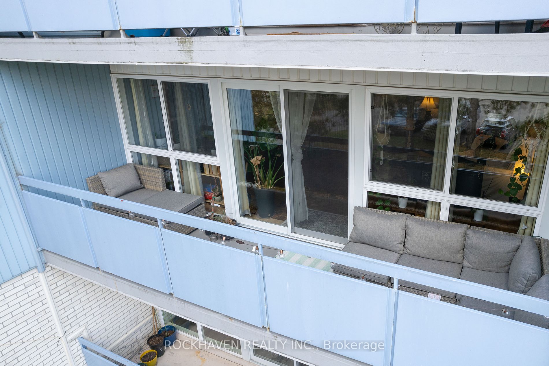 105 Conroy Cres, #411