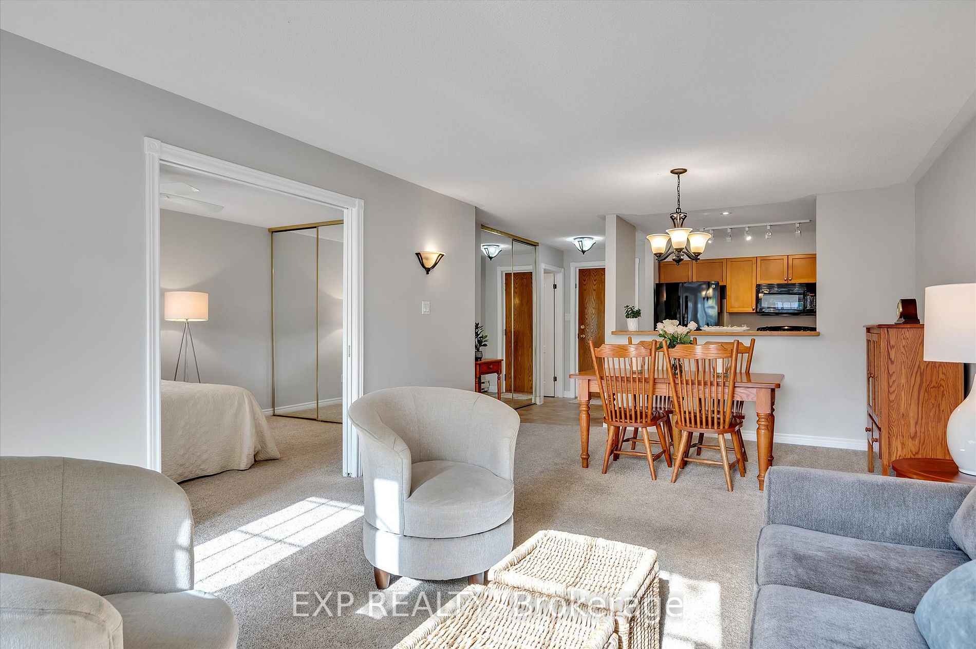 699 Whitaker St, #11