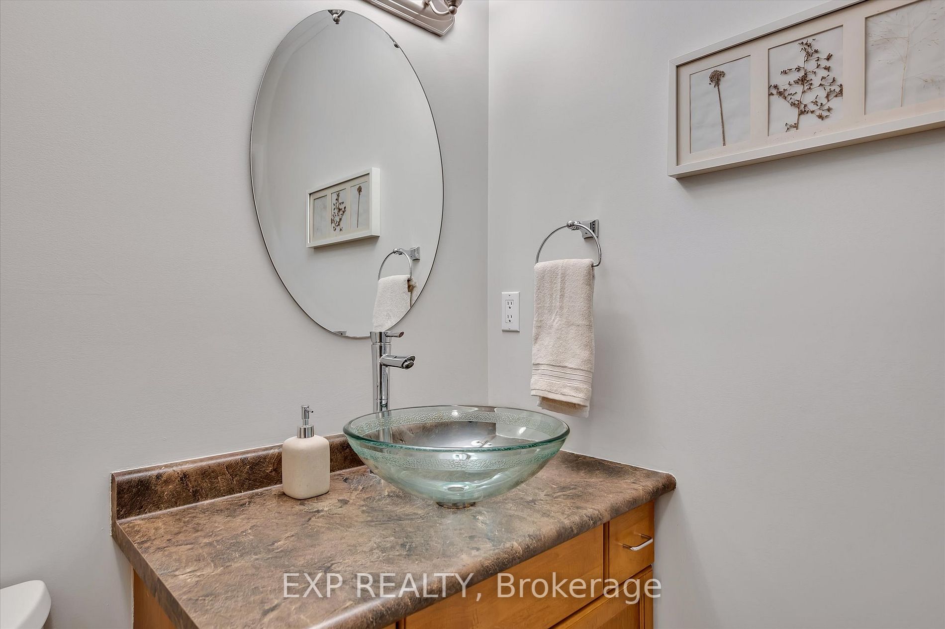 699 Whitaker St, #11