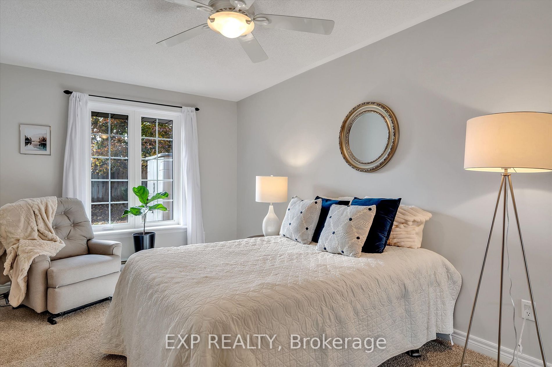699 Whitaker St, #11