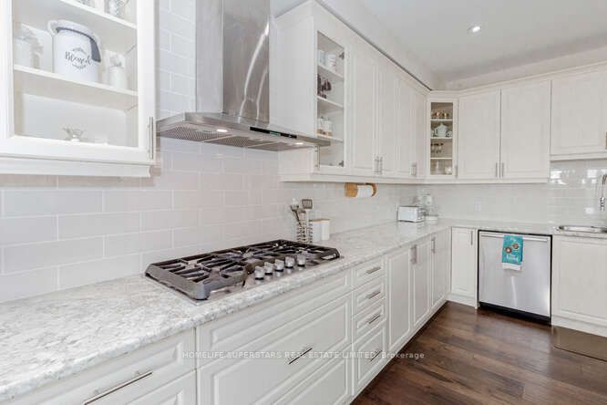 46 Whistler St