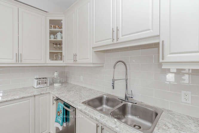 46 Whistler St
