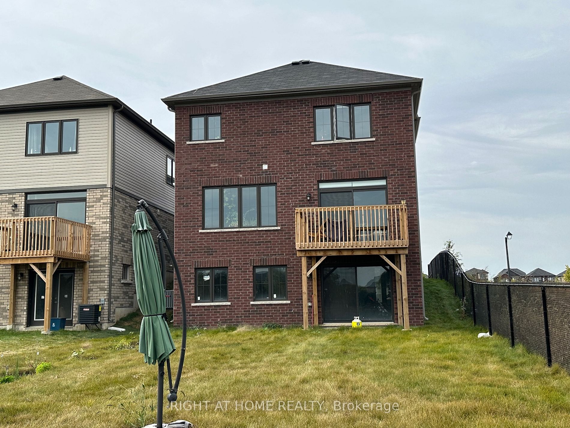 77 Anderson Rd