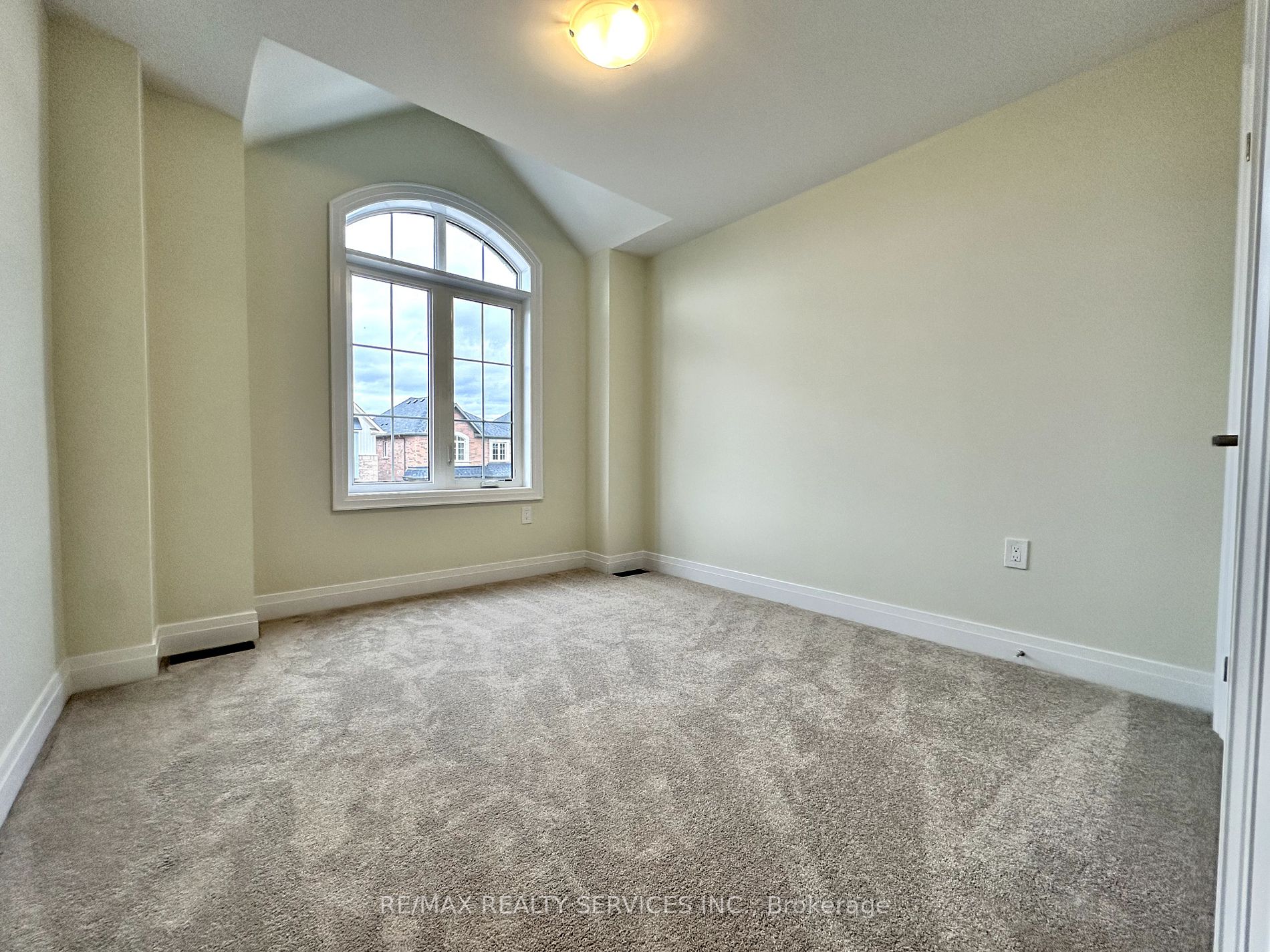 124 Lumb Dr