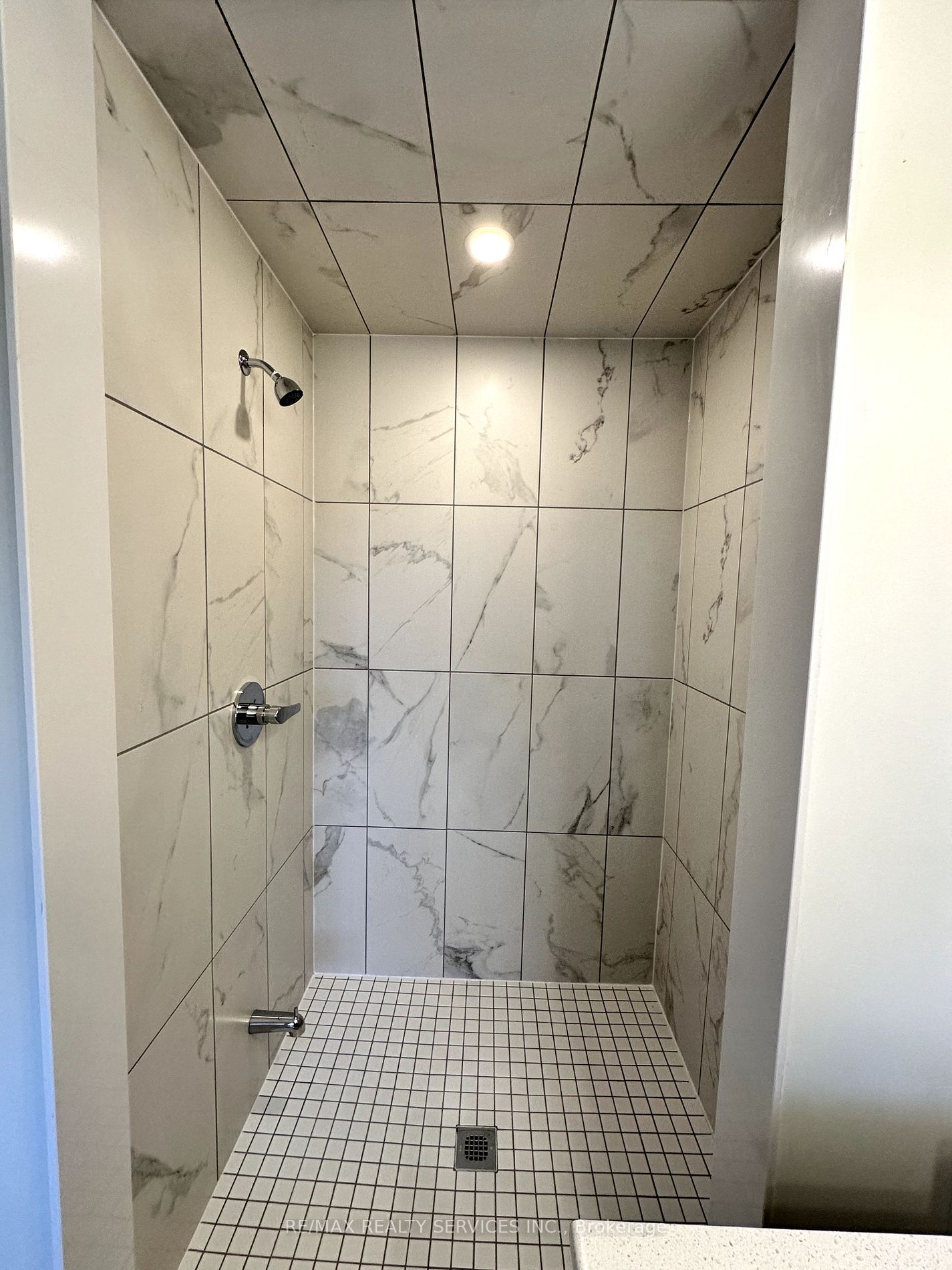 124 Lumb Dr
