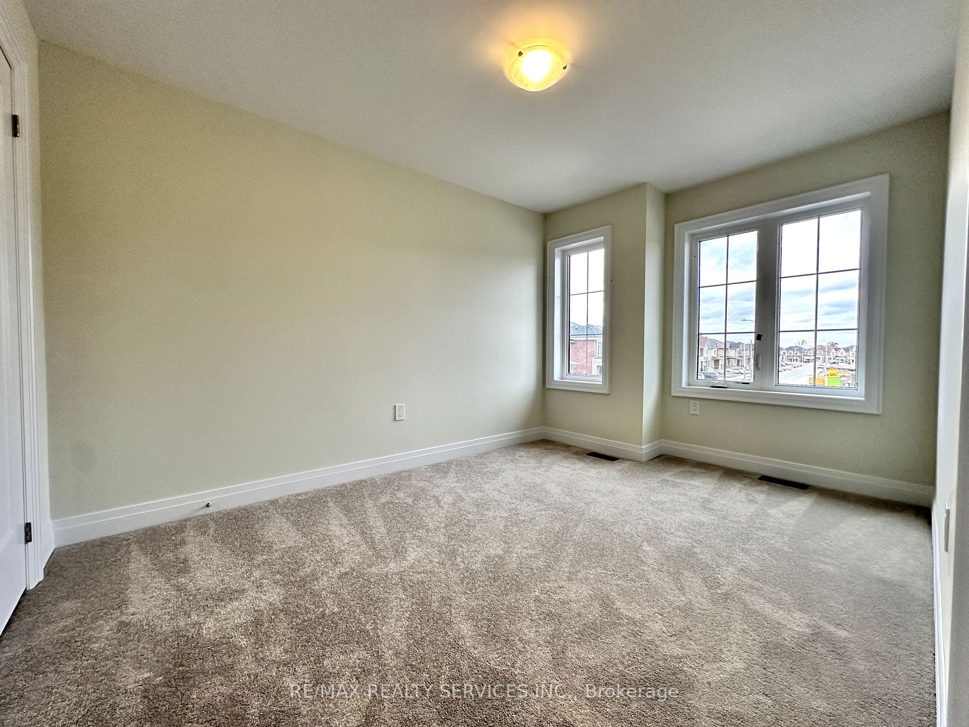124 Lumb Dr