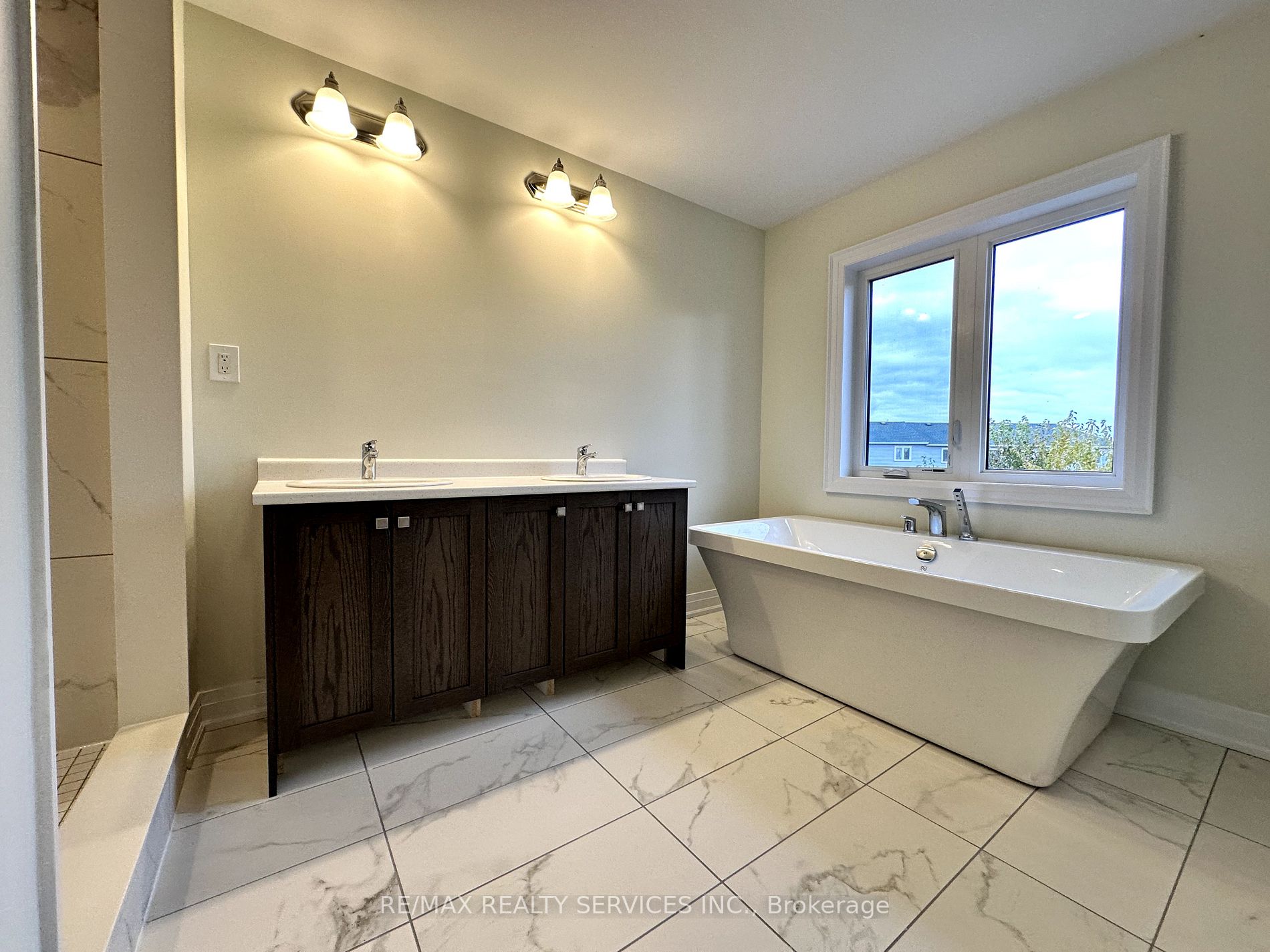 124 Lumb Dr