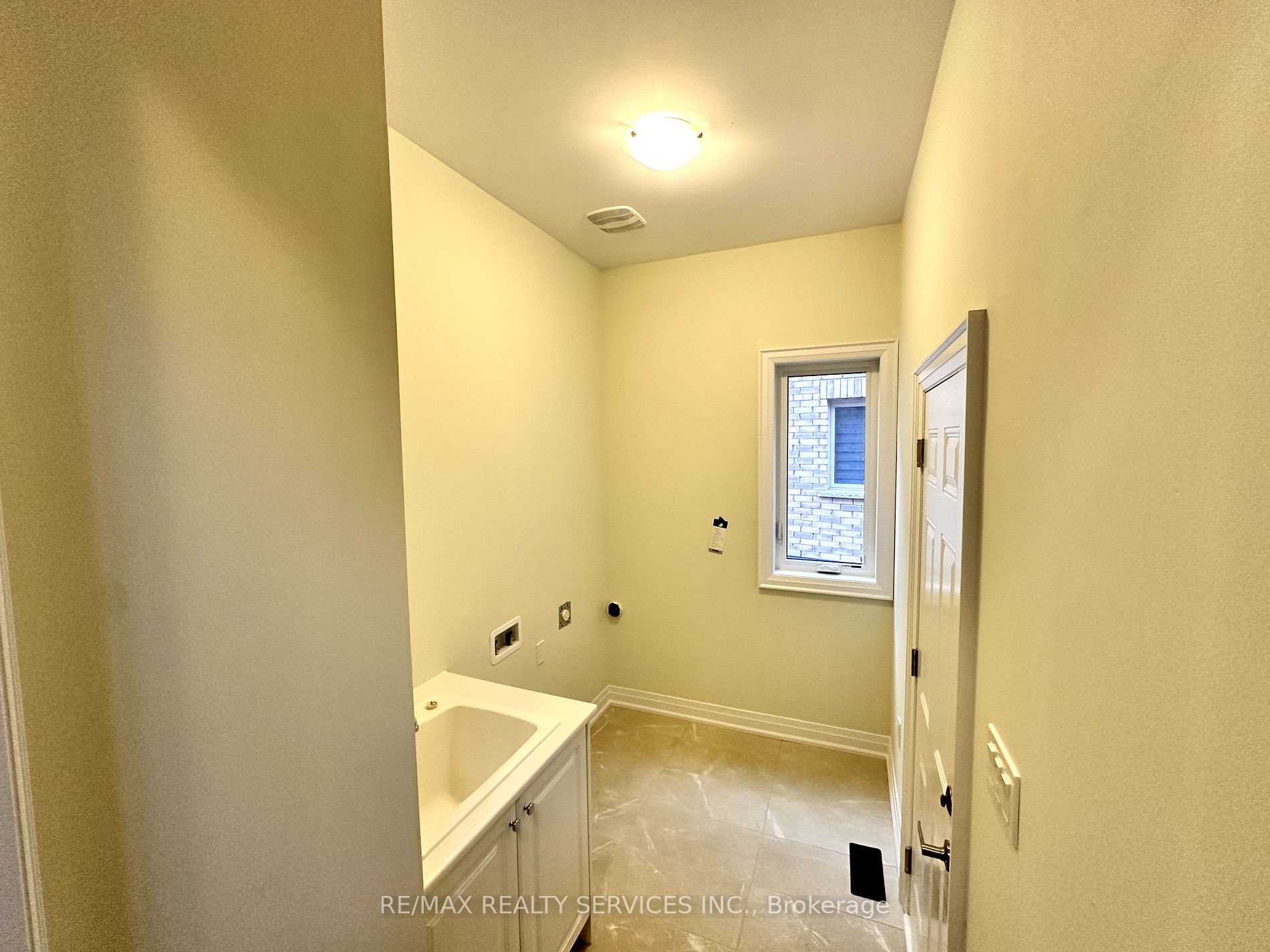 124 Lumb Dr