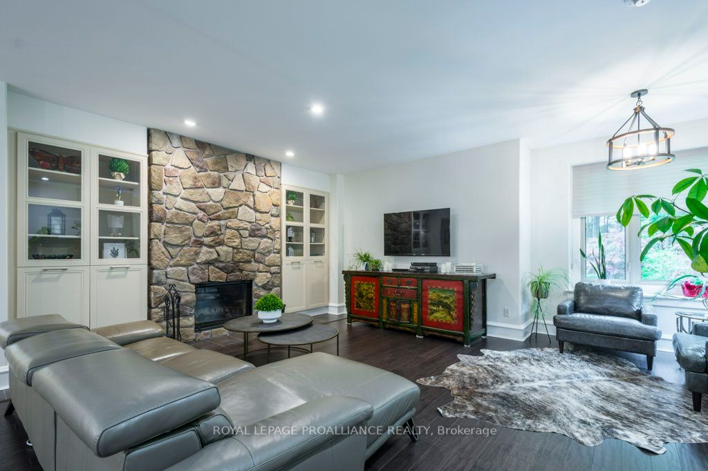 140 Simpson St