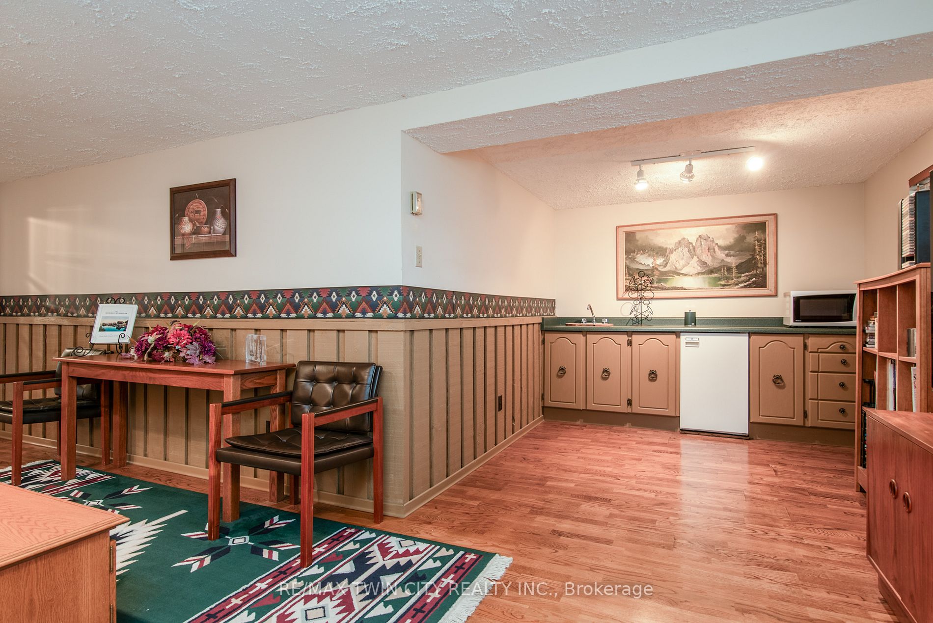 182 Hahn Ave