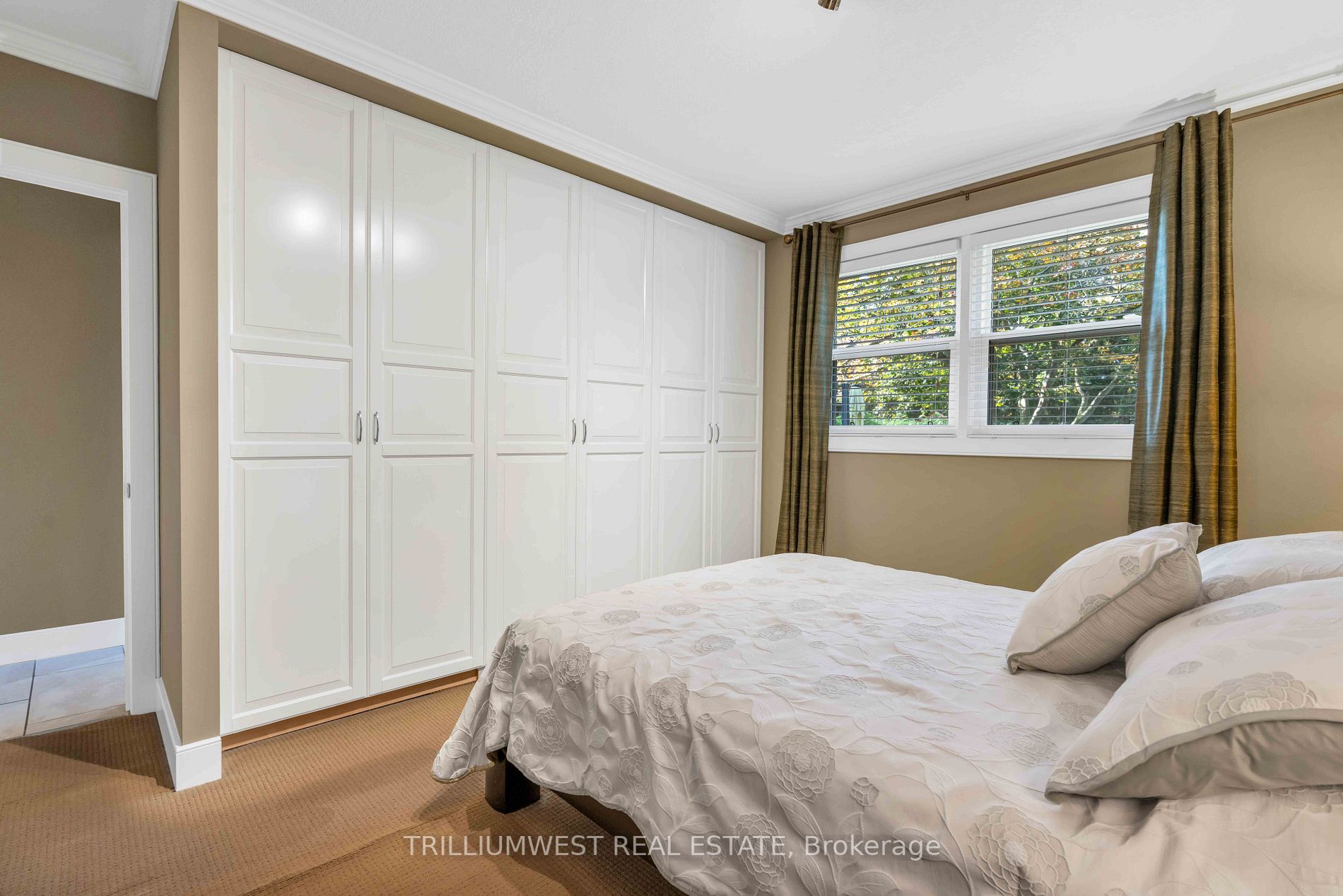 30 Hostein Dr